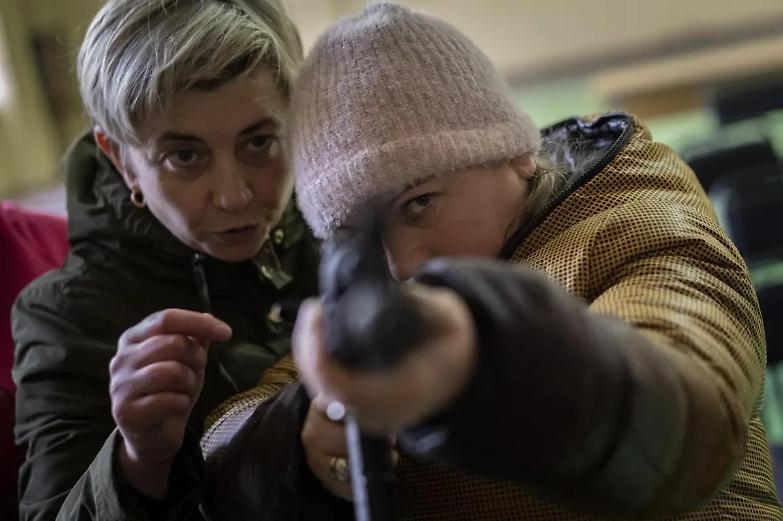 La pentola di Freud e il paternalismo sulla resistenza ucraina