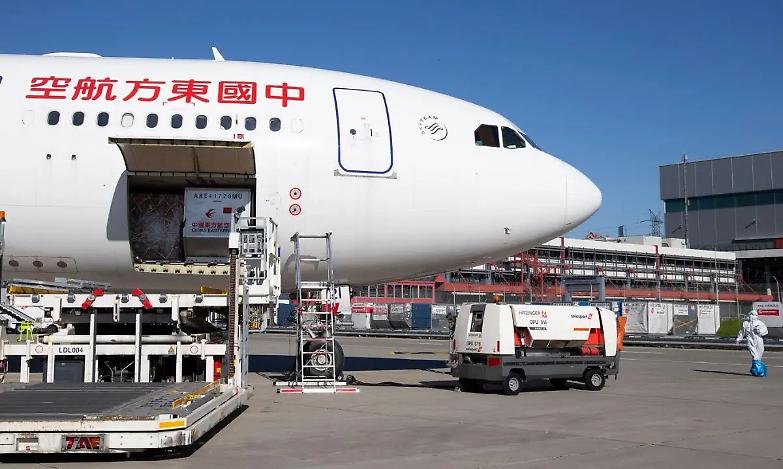 Tragedia in Cina, boeing precipita con 132 persone a bordo