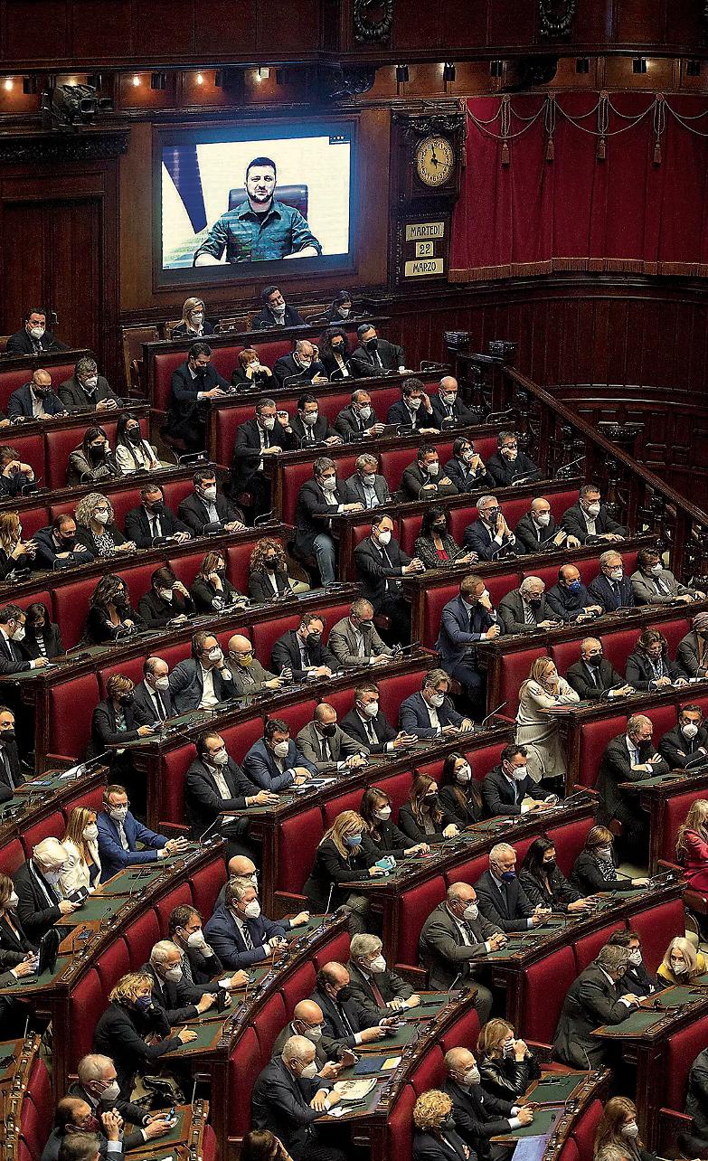 Zelensky chiede pi&ugrave; sanzioni Draghi gli apre le porte dell&rsquo;Ue