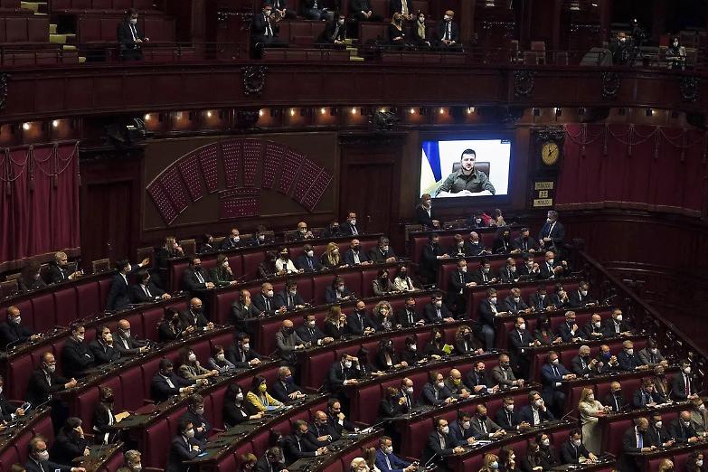 Cos&igrave; alleati e nemici rispolverano il "debito" della pandemia