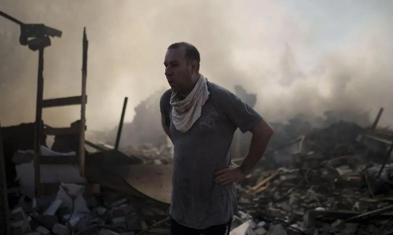 Guerra in Ucraina, la Polizia: &laquo;Bombe a grappolo nel Donetsk&raquo;. Concordati due corridoi umanitari