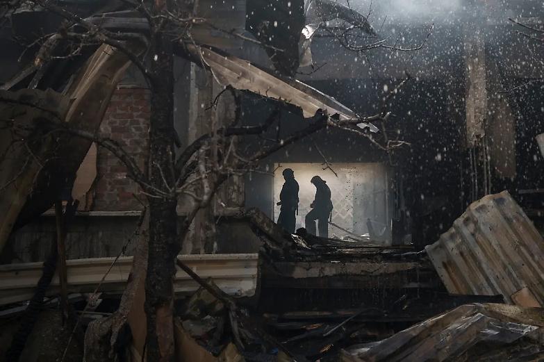 Iniziata l'offensiva russa nel Donbass. Il cancelliere austriaco a Mosca: &laquo;Non &egrave; stato un incontro amichevole&raquo;