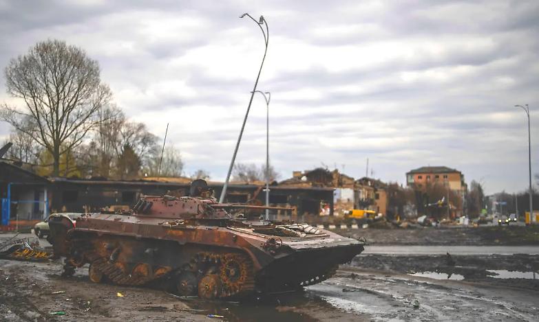 Guerra tra Ucraina e Russia, esplosioni nell'area di Kiev. Cia: &laquo;Minaccia nucleare possibile&raquo;