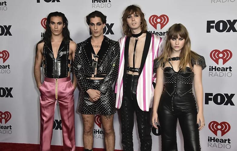 &laquo;Free Ukraine, fuck Putin&raquo;. I M&aring;neskin infiammano il Coachella