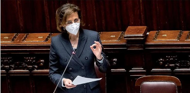 Ermini si schiera contro la protesta. &laquo;Non credo che le forme di rottura servano, i compromessi si accettano: bisogna tutti lasciare qualcosa...&raquo;