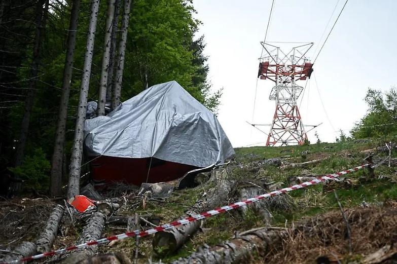 Strage della funivia, la Cassazione annulla i domiciliari per i due indagati