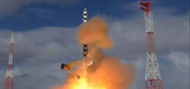 Ultimatum scaduto, ma Mariupol resiste. Putin testa il nuovo missile balistico: &laquo;Far&agrave; riflettere chi ci minaccia&raquo;