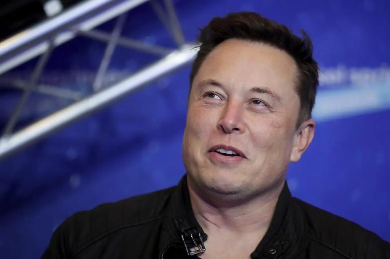 Addio censura, Elon Musk libera twitter. E Donald Trump?