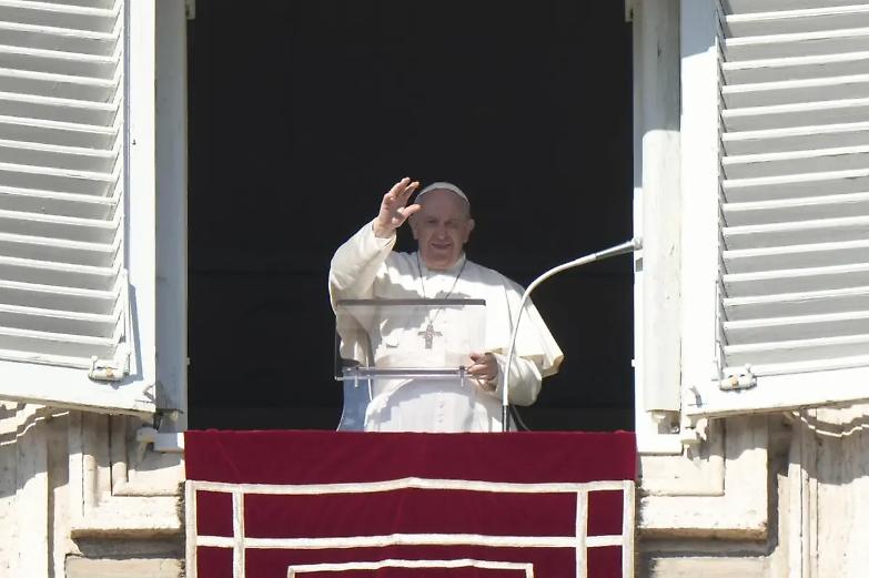 Ucraina, Papa Francesco: "Le armi non portano mai la pace"