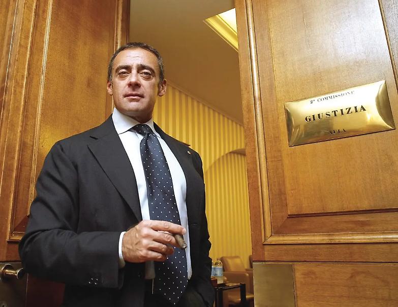 &laquo;Ho militato a destra e ora vogliono farmela pagare&raquo;