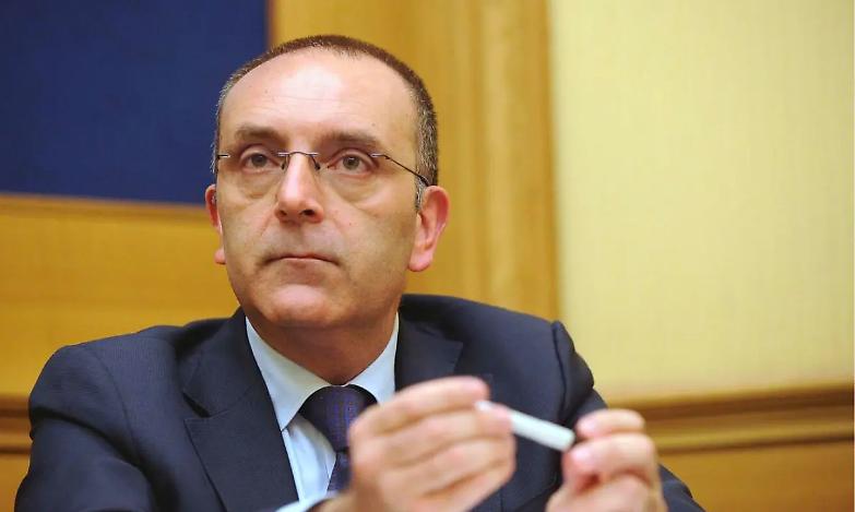 Il Senato licenzia Petrocelli. L'ex 5Stelle: "&Egrave; vendetta politica"