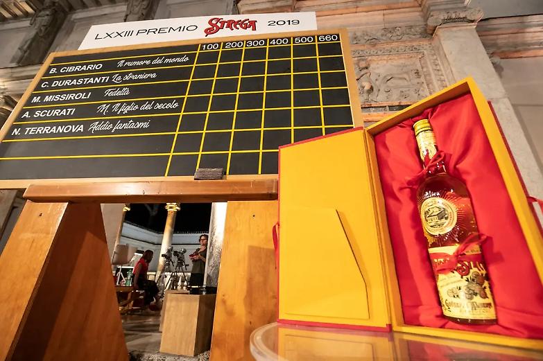 Premio Strega, marcia indietro sui giurati russi: Mosca potr&agrave; votare