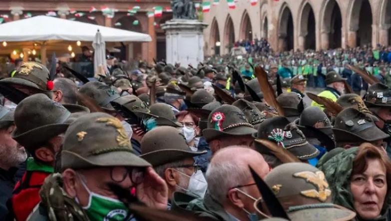 Molestie all'adunata degli alpini, le deputate dem: &laquo;Il governo chiarisca&raquo;