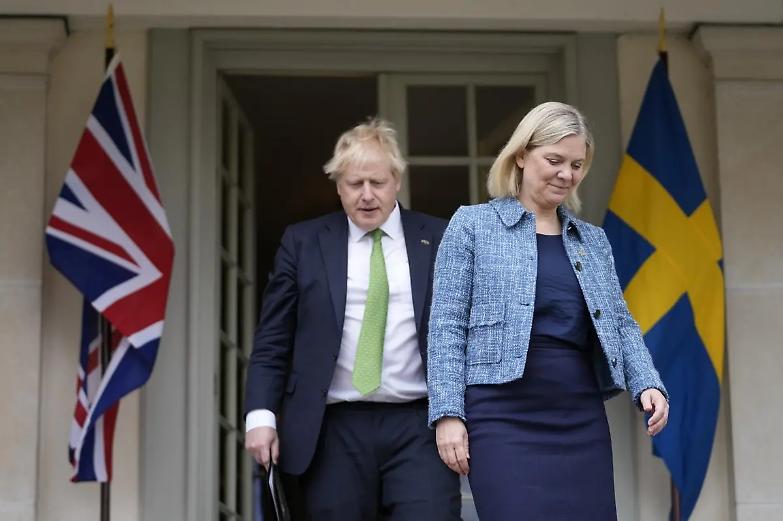 Johnson sigla il patto: Londra garantir&agrave; protezione a Svezia e Finlandia