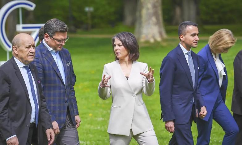 Ucraina, G7: &laquo;Non riconosceremo mai le frontiere imposte dalla Russia&raquo;