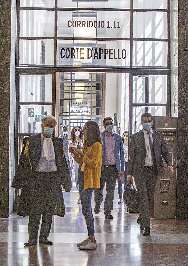 Basta premifici e show: la professione di avvocato &egrave; una cosa seria...