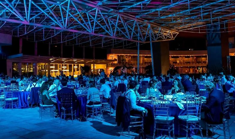 Basta premifici e show: la professione di avvocato &egrave; una cosa seria...