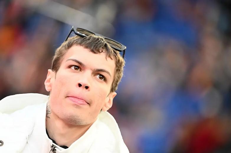 Blanco e il video della fan che lo palpeggia: &egrave; molestia?