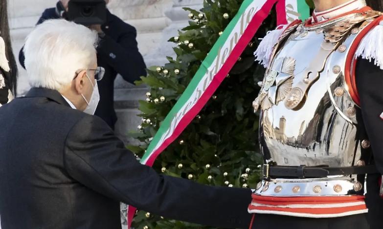 Festa della Repubblica, Mattarella: &laquo;Il 2 giugno del 1946 l'Italia si incammin&ograve; sulla strada della pace&raquo;