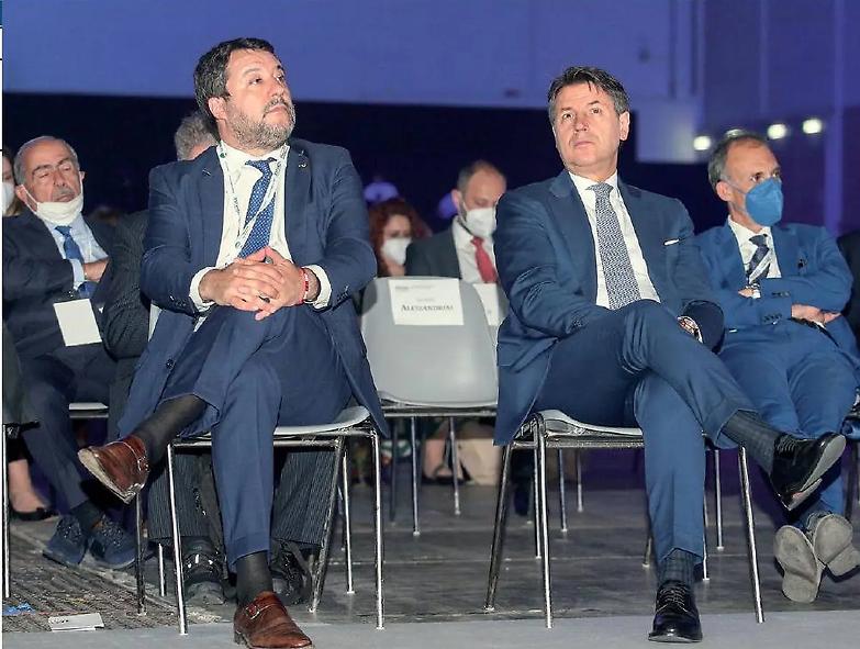 C&rsquo;erano una volta due leader: Conte e Salvini