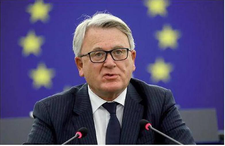 Bagarre sul salario Fi contro Schmit: &laquo;Aiuta Pd e 5Stelle&raquo;