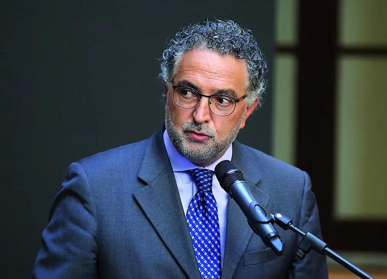 Non solo il silenzio in tv: anche le fake su Falcone per sabotare il voto di domani