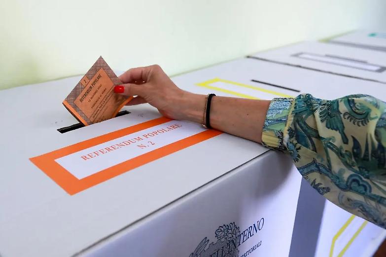 Caos seggi a Palermo, Armetta: &laquo;Gravissimo, le elezioni vanno fermate&raquo;