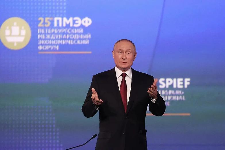 L'anatema di Putin: &laquo;L'era del mondo dominato dagli Usa &egrave; finita per sempre&raquo;