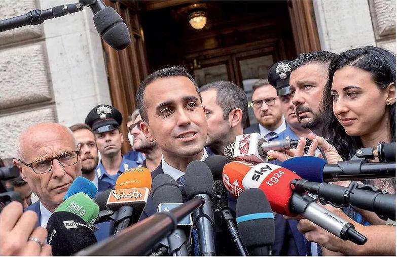 Di Maio prepara la sua &ldquo;Margherita 2.0&rdquo; per non fare la fine di Alfano e Fini