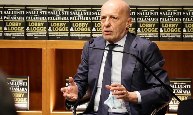 Sallusti: &laquo;Su Salvi nessuna bugia: ha fatto carriera in quel modo, adesso cosa vuole da me?&raquo;