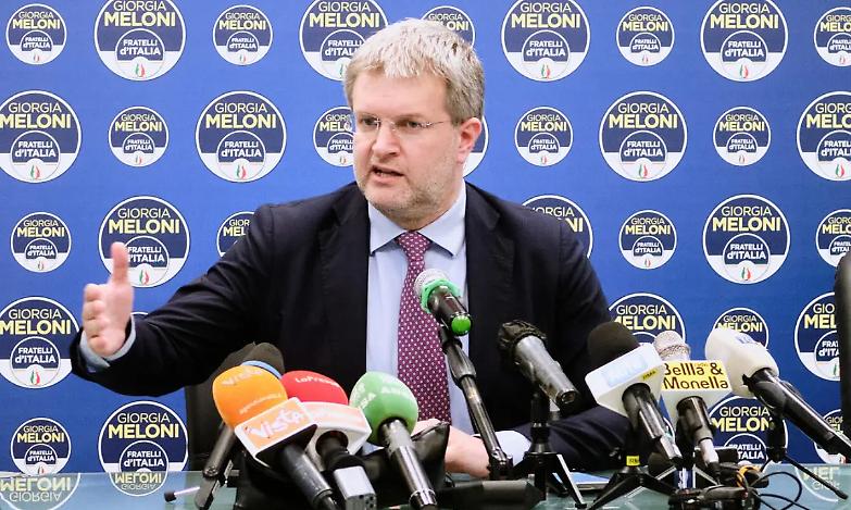 Carlo Fidanza indagato per corruzione dalla procura di Milano. L'europarlamentare: &laquo;Sorpreso ma sereno&raquo;