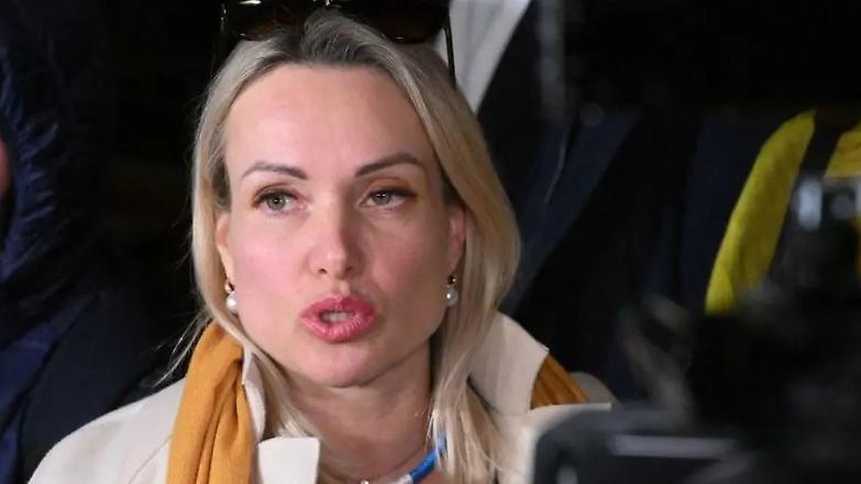 Marina Ovsyannikova torna in Russia: &laquo;Sfido Putin per salvare i miei figli&raquo;