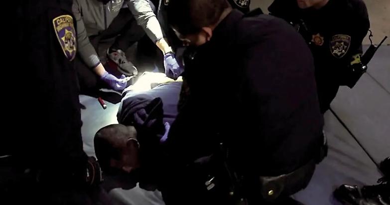 Sessanta colpi di pistola contro un afroamericano Un nuovo caso Floyd sconvolge gli Usa