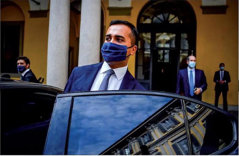 Sala vede Di Maio a Milano e Calenda s&rsquo;infuria: &laquo;Perch&eacute;?&raquo;. Sullo sfondo il &ldquo;nuovo centro&rdquo;