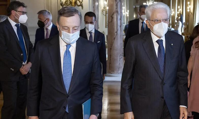 Draghi al Quirinale da Mattarella. Renzi: &laquo;Avanti anche senza il M5S. Conte un clown che non fa pi&ugrave; ridere&raquo;