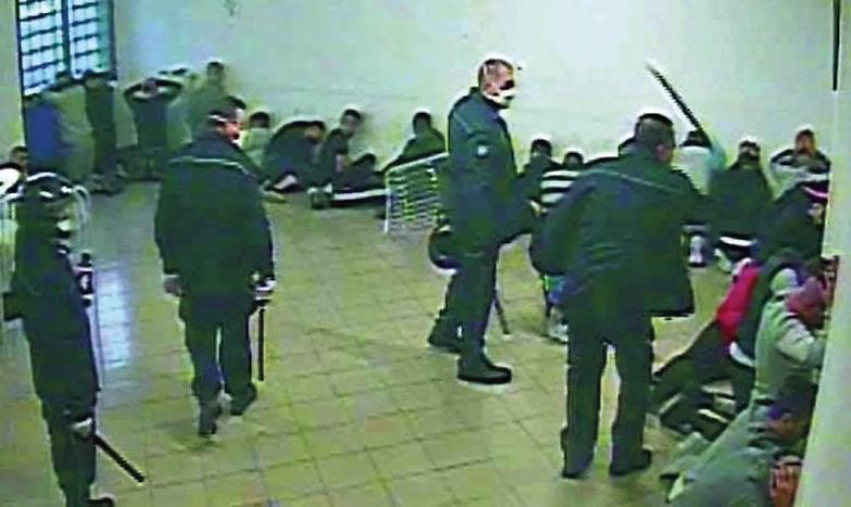 Torture ai detenuti nel carcere di Santa Maria Capua Vetere, 105 rinviati a giudizio