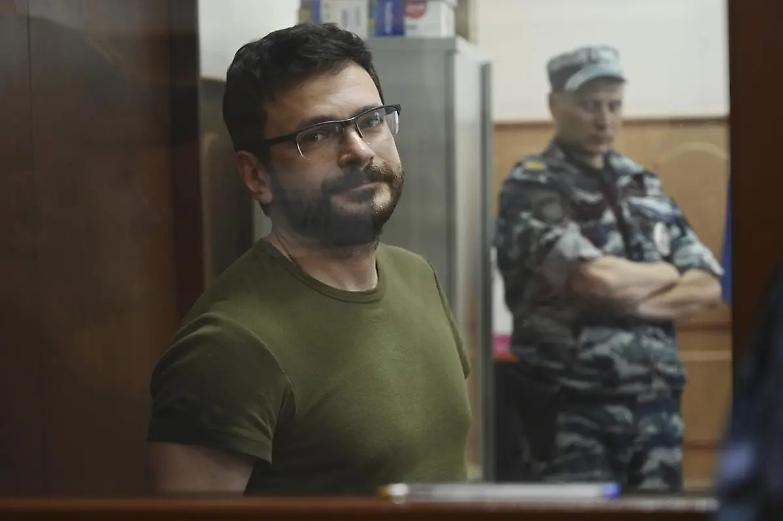 Col regime di Putin ritornano in voga le purghe staliniane. Il caso di Ilya Yashin