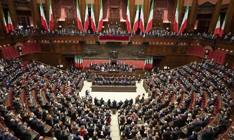 Dl Aiuti, il governo incassa la fiducia al Senato. M5S non vota, Draghi un'ora da Mattarella. Conte: &laquo;Risposte vere, o nessuno avr&agrave; i nostri voti&raquo;