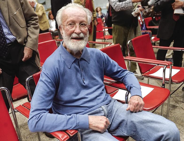 Addio al maestro Eugenio Scalfari: invent&ograve; il giornale partito