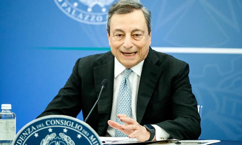 La carica dei mille (sindaci): &laquo;Siamo tutti per Mario Draghi&raquo;