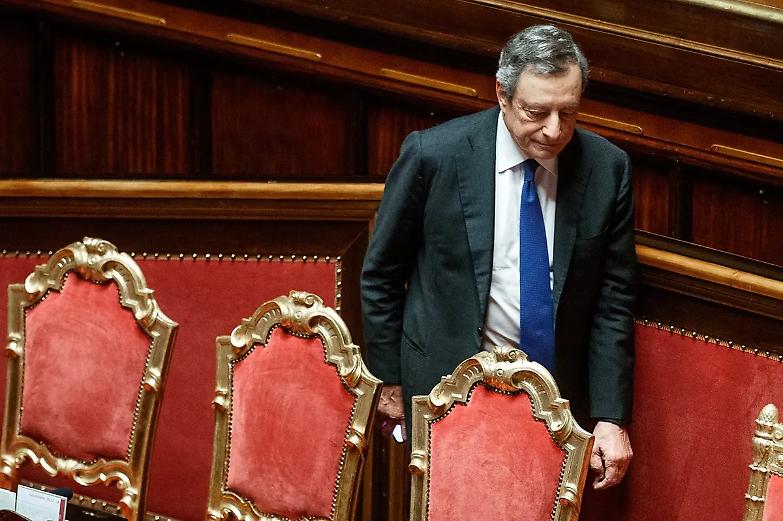 Draghi ottiene la fiducia al Senato, ma solo con 95 s&igrave;, 38 i no. Lega, Fi e M5S non votano. Gelmini lascia Forza Italia