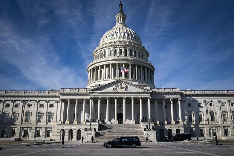 Il Congresso Usa sfida la Corte: primo s&igrave; alla legge pro nozze gay