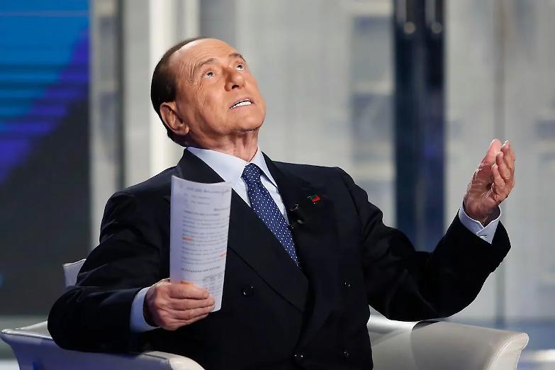 Berlusconi: &laquo;Draghi voleva andare via. Brunetta e Gelmini? Riposino in pace&raquo;