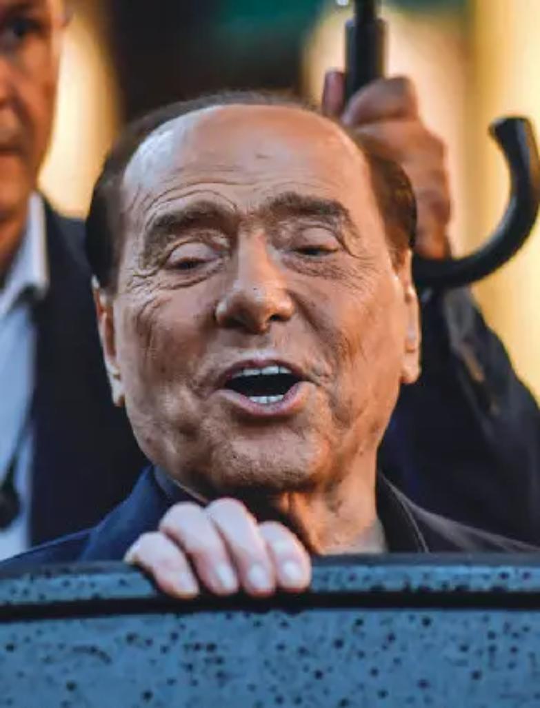 Tornare in Parlamento da trionfatore: il piano del Cav che ha rimesso gli abiti del caimano