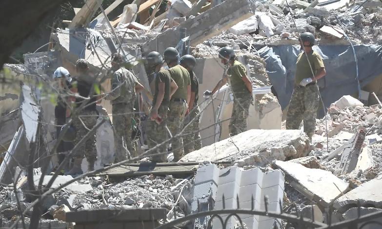 Guerra in Ucraina, ancora missili russi contro il porto di Odessa