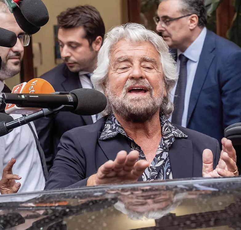 &laquo;Se deroghi sul secondo mandato lascio il M5S&raquo; Grillo minaccia, Conte nega