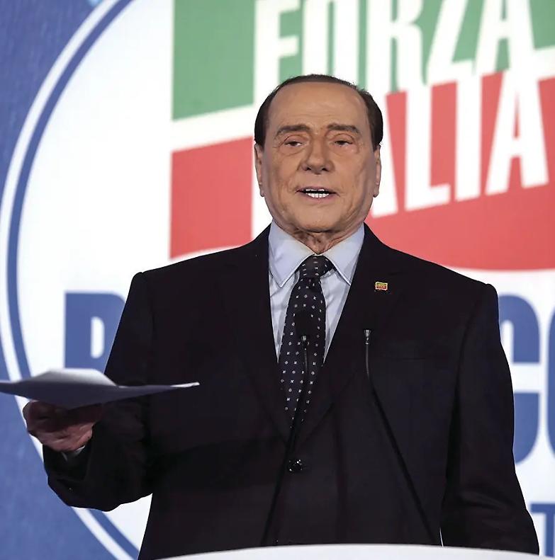 Cos&igrave; il Cavaliere punta il Senato e sogna il Colle...