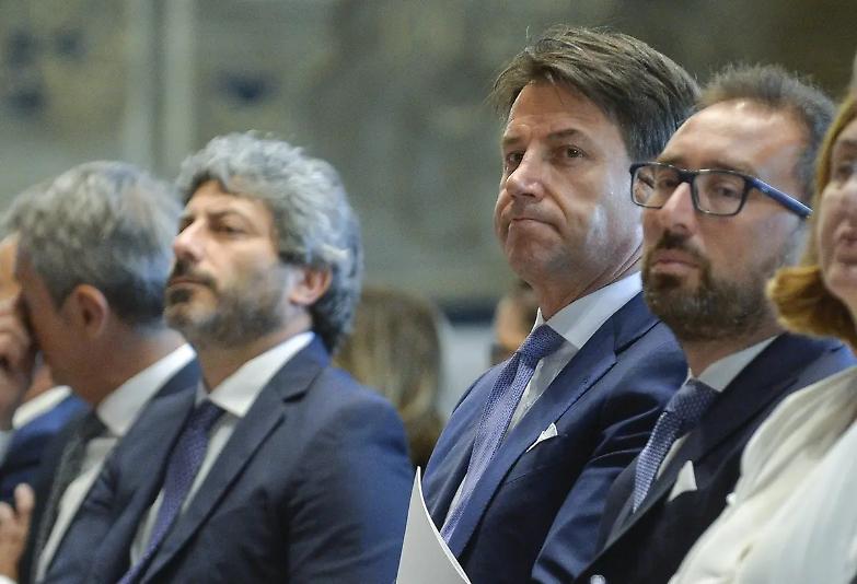 &laquo;Mi spiace, niente deroghe. Ma un lavoro ce l&rsquo;hai?&raquo;: Conte congeda i veterani