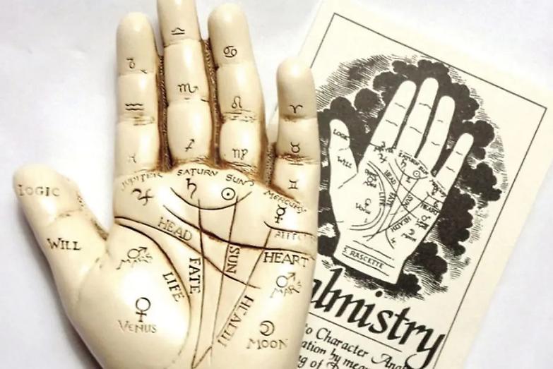 Nove racconti a caccia del nesso &ldquo;bizzarro&rdquo; tra psiche e destino