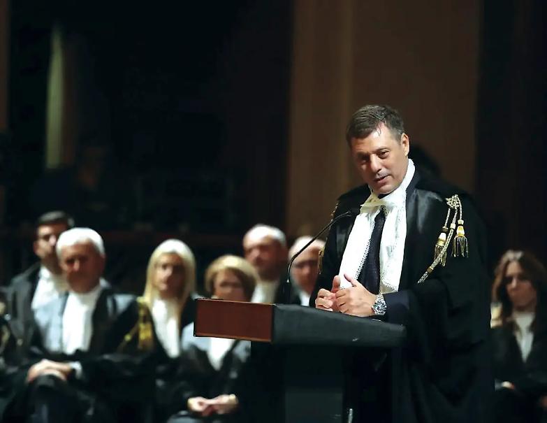 &laquo;I diritti non sono merce: nessuna macchina potr&agrave; mai sostituire un avvocato&raquo;